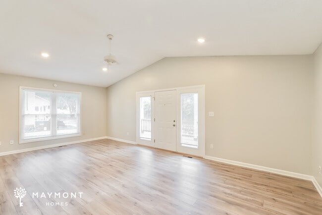 Foto del edificio - 5104 Holly Ridge Rd