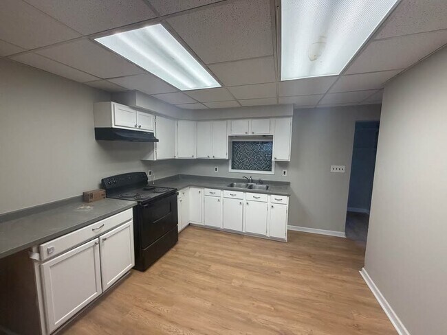 cocina - 609 W Race St