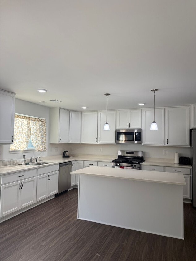 Building Photo - Welcome to 533 Traimer