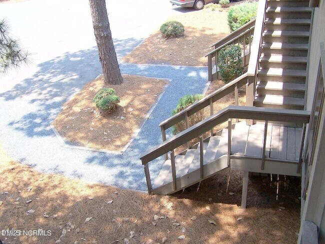 Building Photo - 220 Foxkroft Dr
