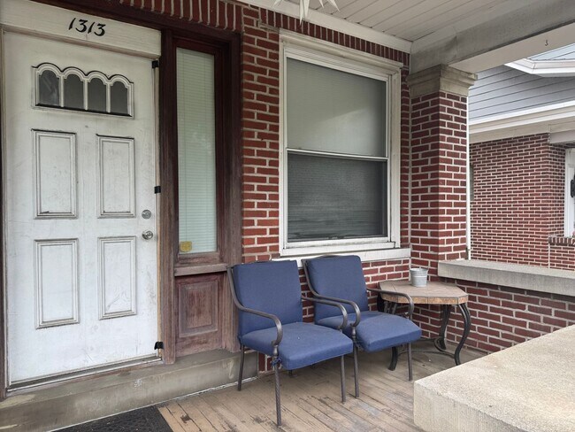 Foto del edificio - 5 Bedroom Detached Home in fountain Hill