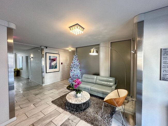 Building Photo - Furnished Studio Walking Distance to the C...