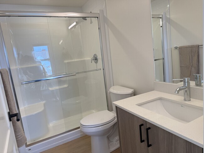 Building Photo - 8615-8108 108 St NW