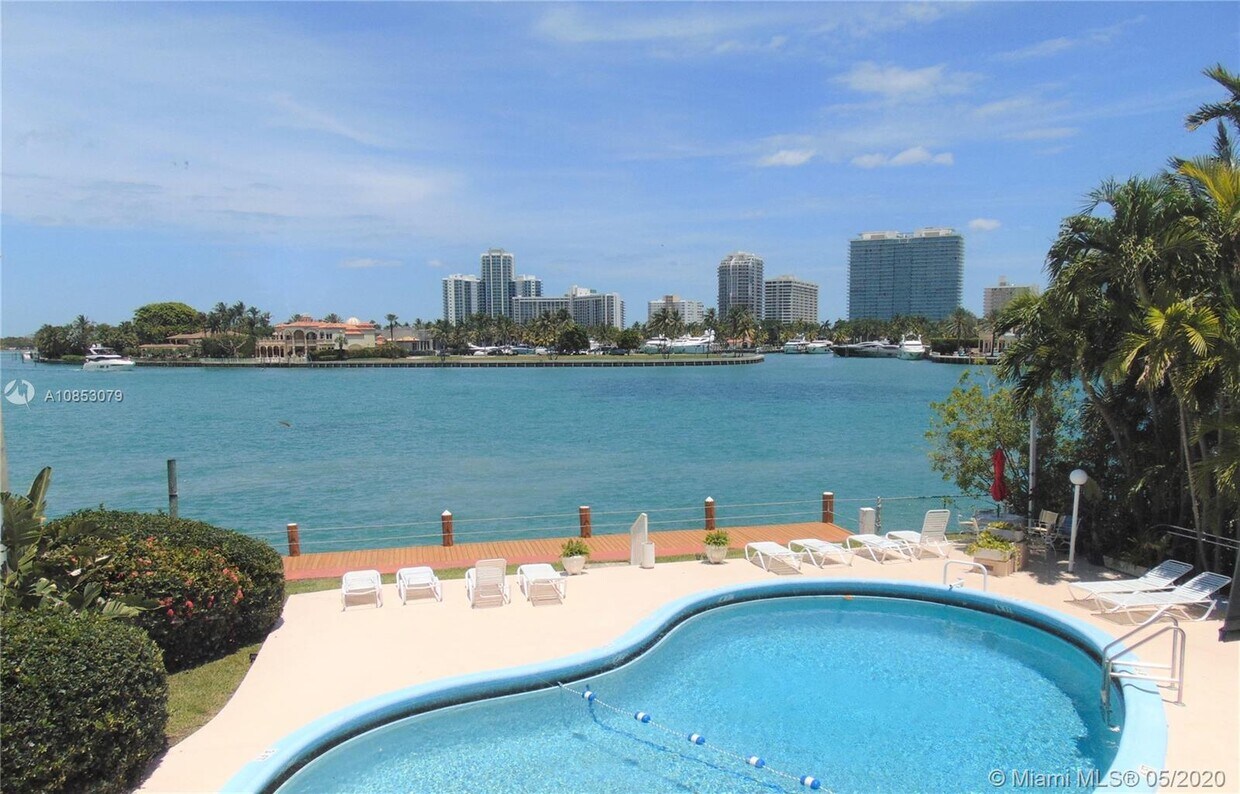 Primary Photo - 10281 E Bay Harbor Dr