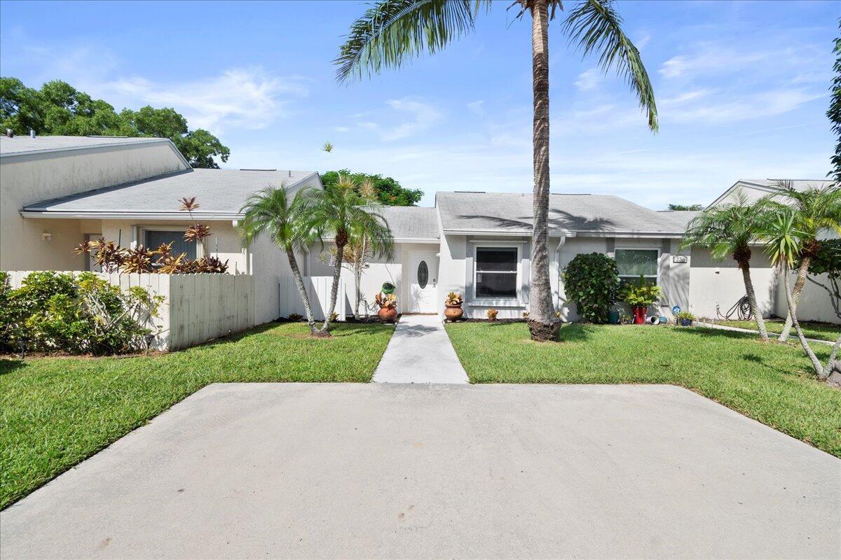 Primary Photo - 258 Palmetto Ct