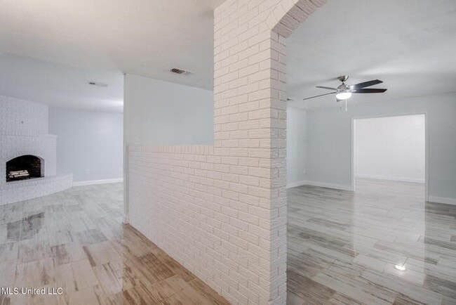 Building Photo - 22530 Saucier Lizana Rd