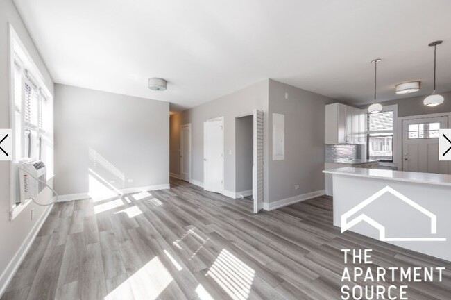 Building Photo - 3933 N Janssen Ave