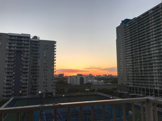 Foto del edificio - 800 N Miami Ave