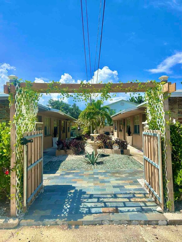 Foto principal - 1035 NE 32nd St