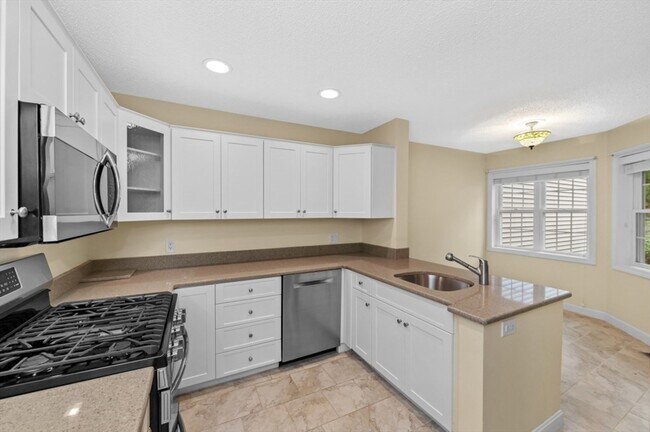 Foto del edificio - 4 Knollwood Ct