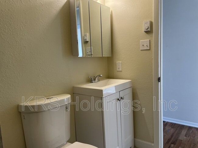 Foto del edificio - 946 W Ocean View Ave