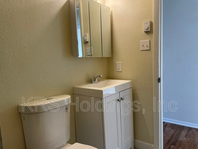Foto del edificio - 946 West Oceanview Avenue