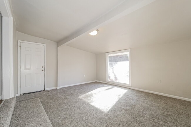 Building Photo - 5903 Fairlane Dr