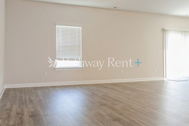 Building Photo - 3514 Quintana Dr