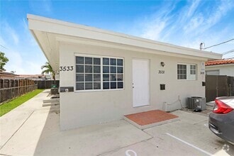 Building Photo - 3531 SW 91 Ave