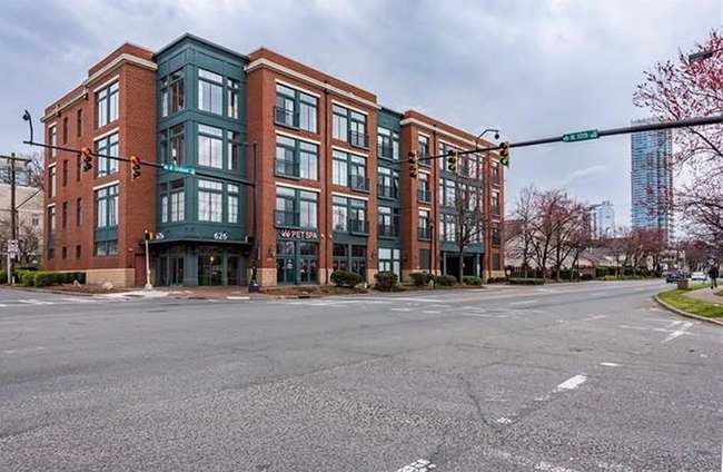 Front Building - 626 N Graham St