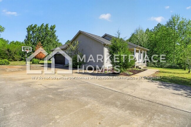 Building Photo - 11820 Scottsville Rd