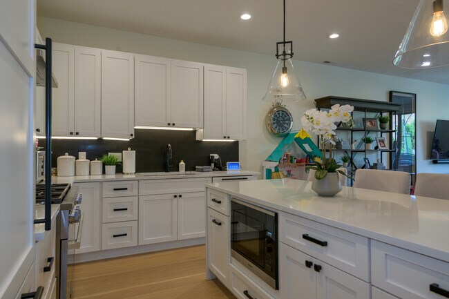 Foto del edificio - 3542 N Southport Ave