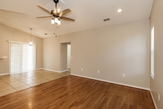 Foto del edificio - 2695 High Ridge Dr