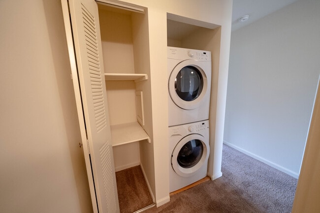 Laundry (Unit A) - Harborside Village Apartments