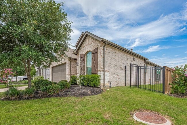 Building Photo - 8010 Whisper Grove Dr