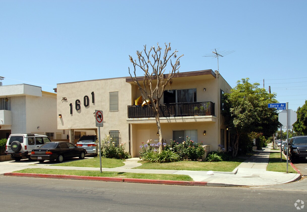 Building Photo - 1601 Barry Ave