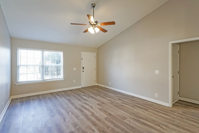 Building Photo - 7016 S Hampton Blvd