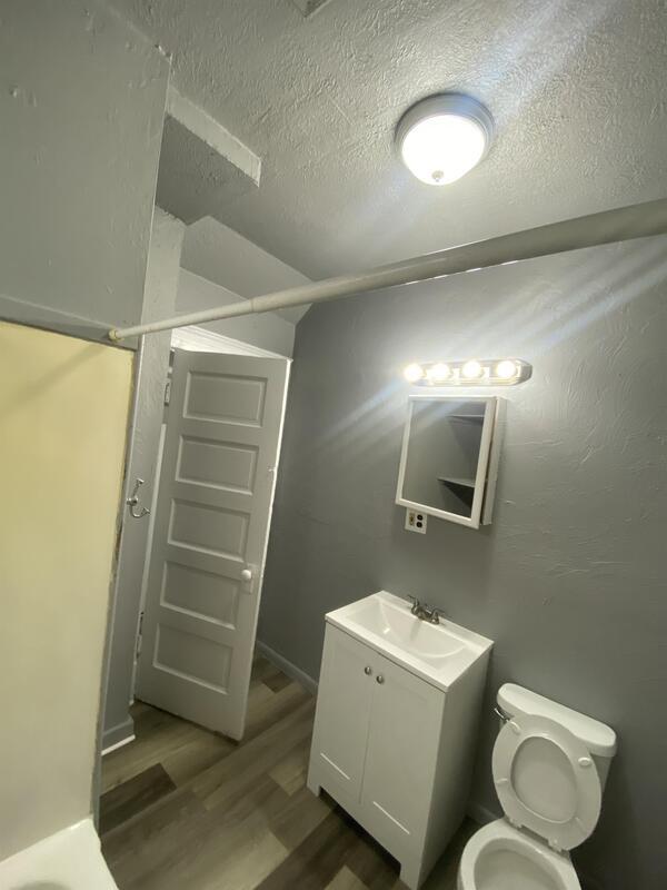 Foto del edificio - 5911 Lansing Ave