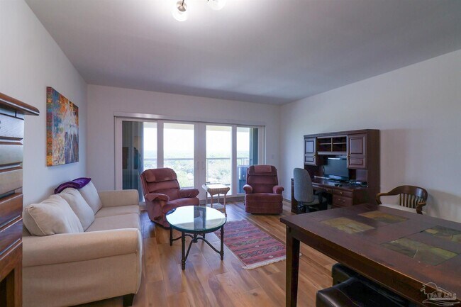 Foto del edificio - 825 Bayshore Dr