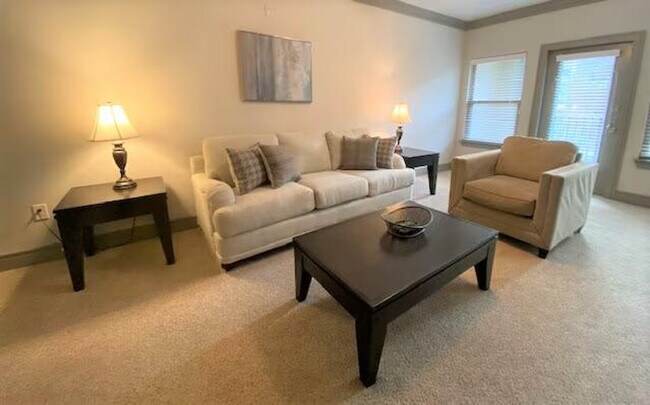 Foto del edificio - 70 Venue Wy