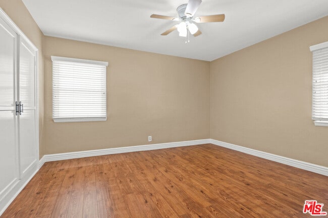 Building Photo - 1525 S Beverly Dr