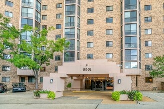 Building Photo - 5901 Mt Eagle Dr