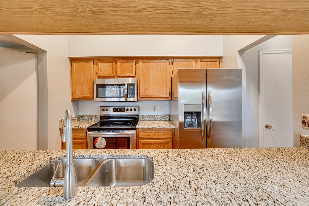 2808 Clear Shot Dr Unit 930, Aspen Hill, MD 20906 Condo for Rent in