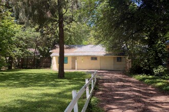 Building Photo - 605 Oak Lawn Ave