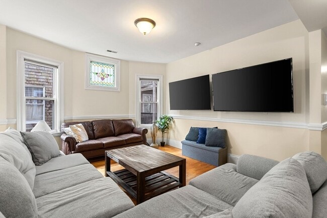 Foto del edificio - 795 E 5th St