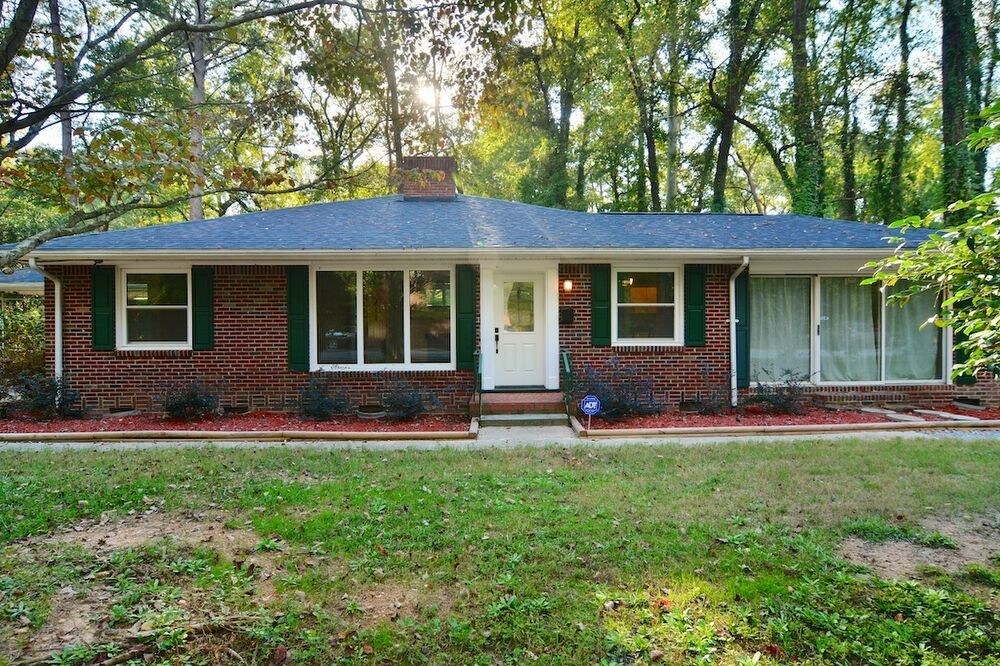 Primary Photo - 3453 Earlewood Dr