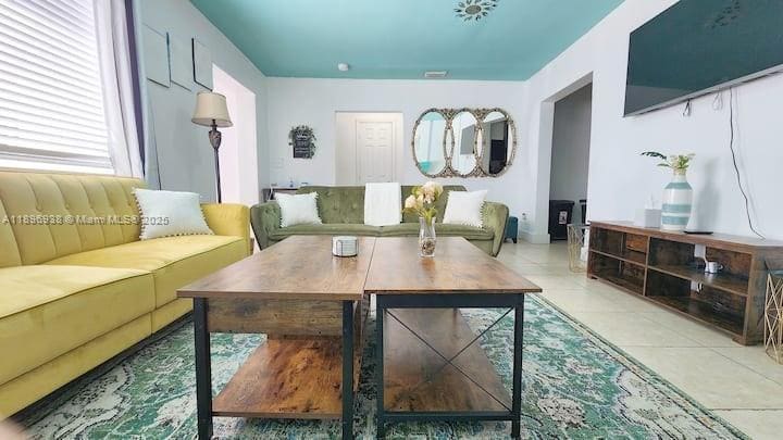 Foto principal - 8028 NW 5th Ct