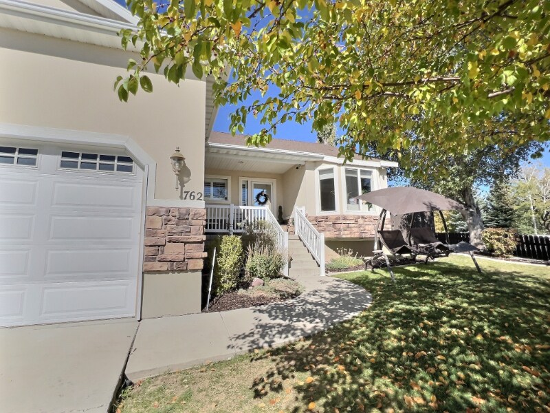 Primary Photo - 762 Saddle Dr