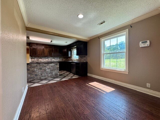Building Photo - 3810 N Rainbow Farm Rd