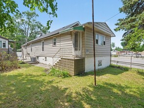 Building Photo - 10004 S Torrence Ave