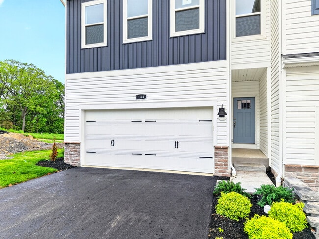 Building Photo - 144 Scotland Ln