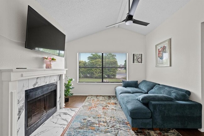 Building Photo - 2907 W Slaughter Ln