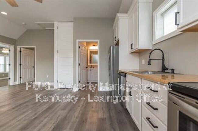 Foto del edificio - 103 Moberly Ave