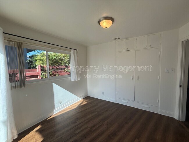 Foto del edificio - 3677 Willowick Dr