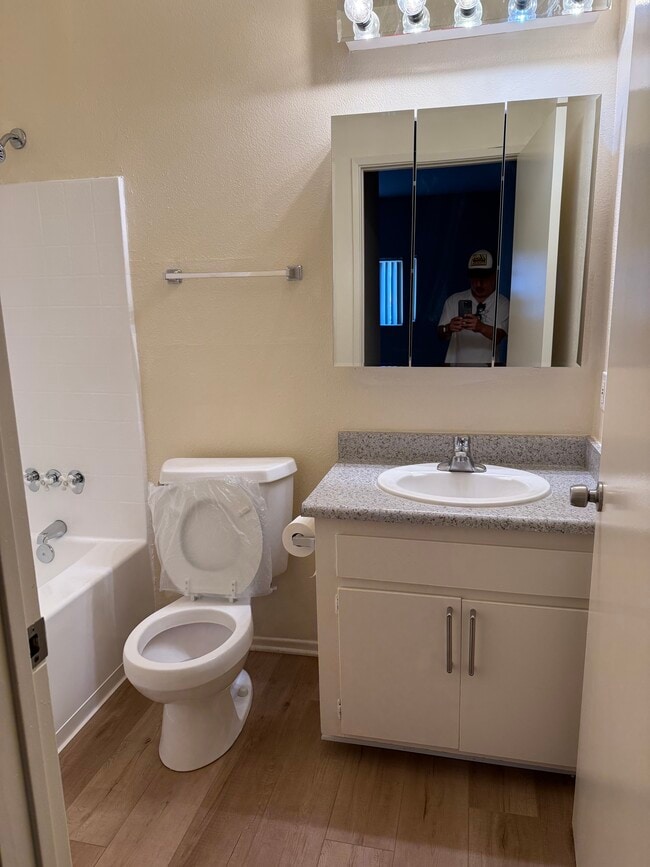 Bathroom - 4820 Coldwater Canyon Ave