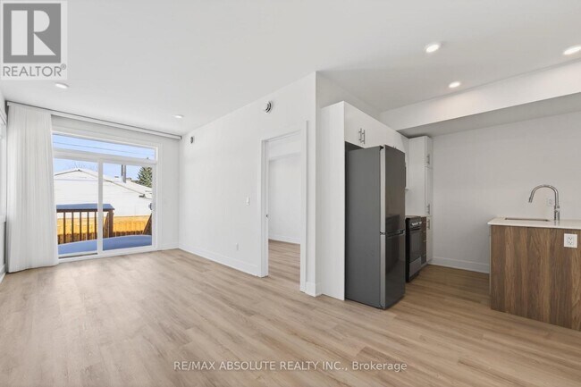 Photo du bâtiment - 181 Columbus Ave