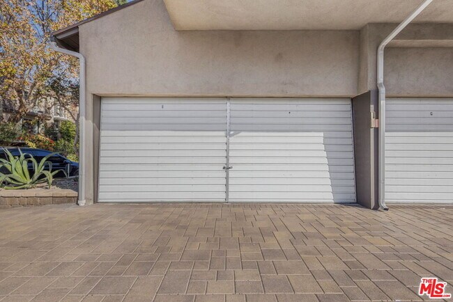 Foto del edificio - 10610 Landale St