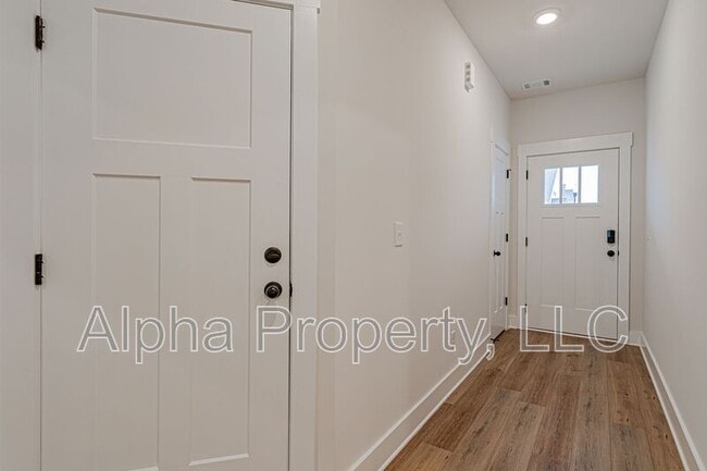 Building Photo - 1554 Shallons Ct