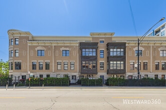 Building Photo - 127 E 18th St