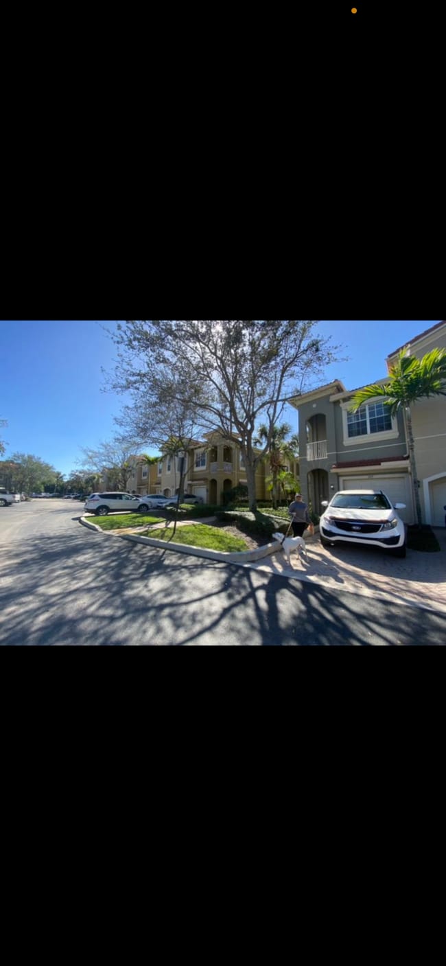Building Photo - 4941 Bonsai Cir
